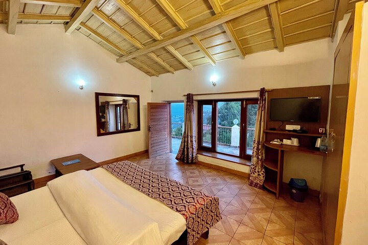 Room 3 of 38