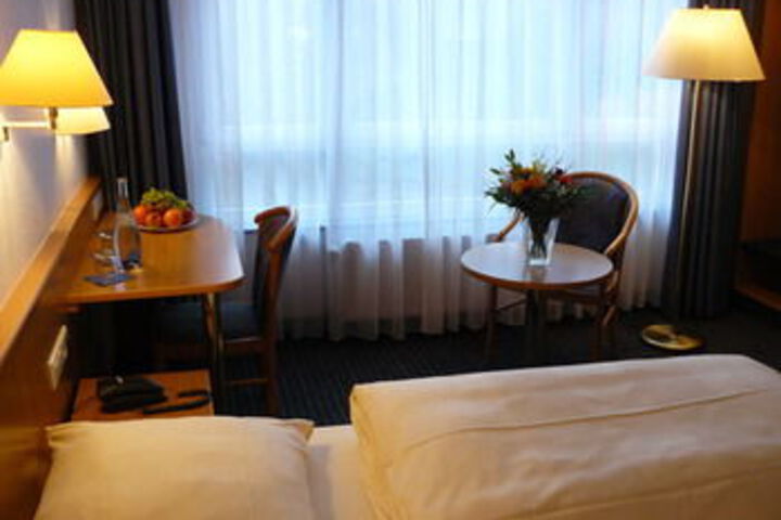 Room 21 of 32