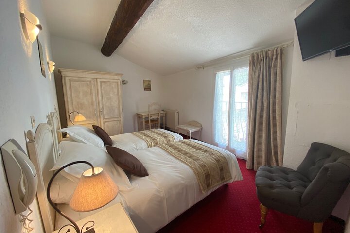 Room 14 of 33