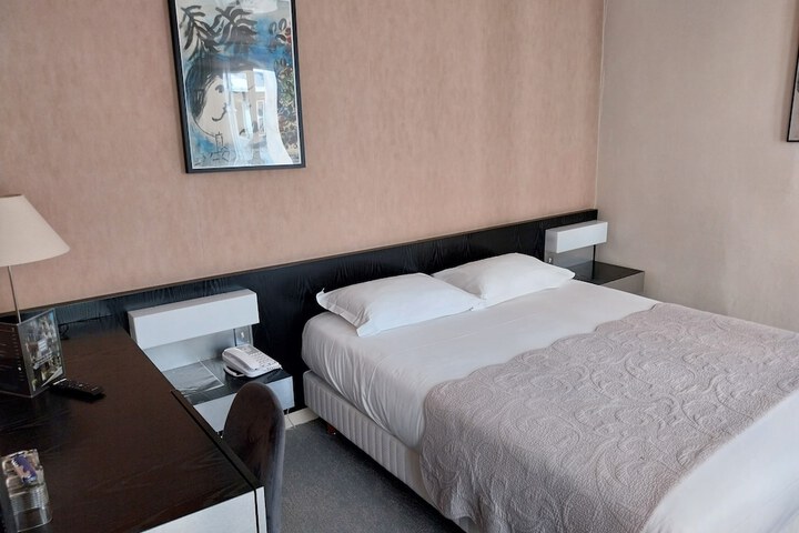Room 45 of 92