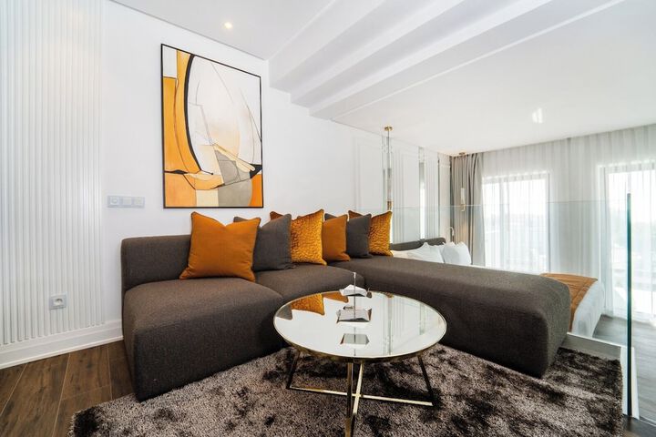 Room 21 of 36