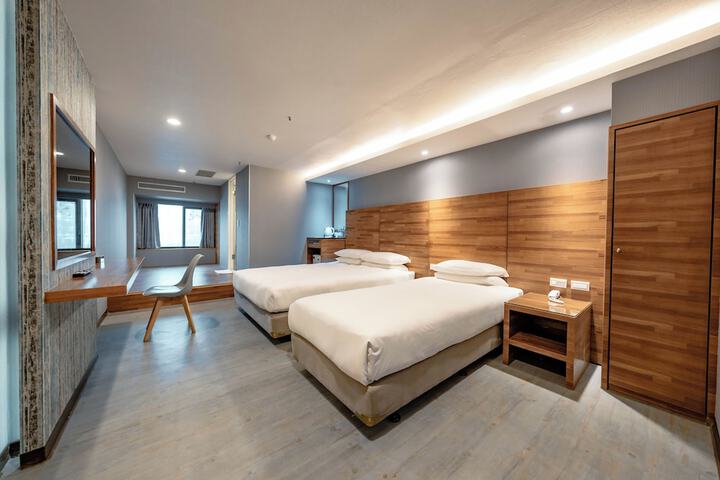 Room 12 of 46