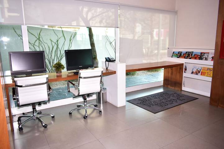 Business Center 81 of 86