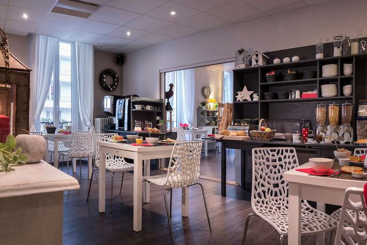 Breakfast area