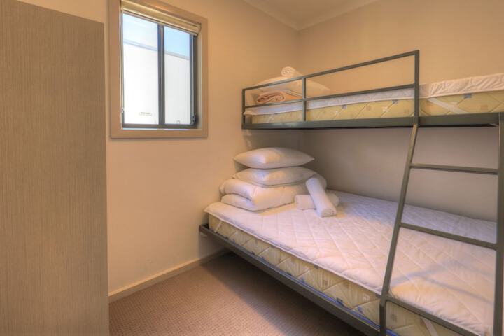 Room 14 of 142