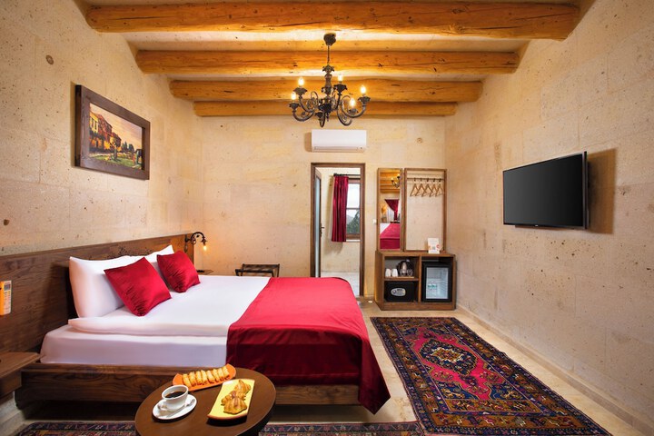Room 4 of 37