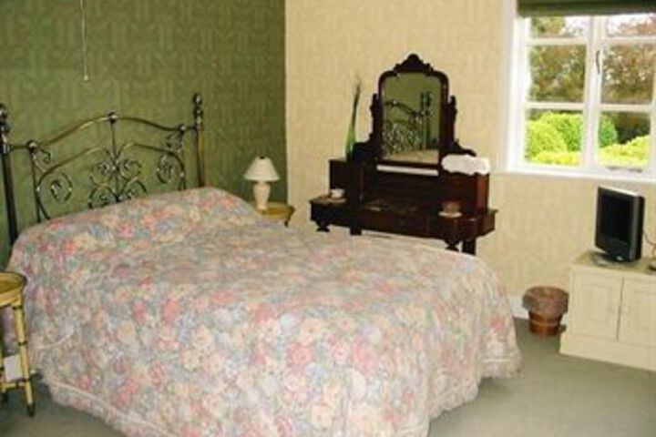 Room 7 of 9