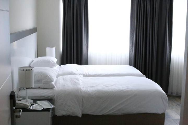 Room 8 of 78