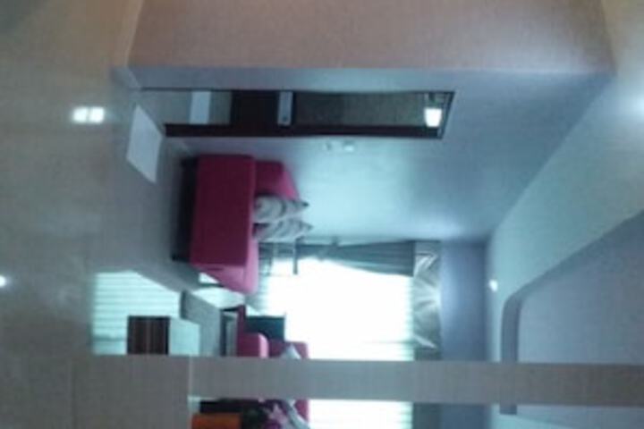 Room 4 of 33
