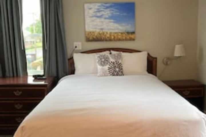Room 40 of 141