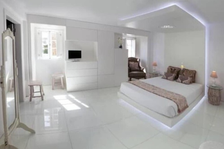 Room 5 of 5