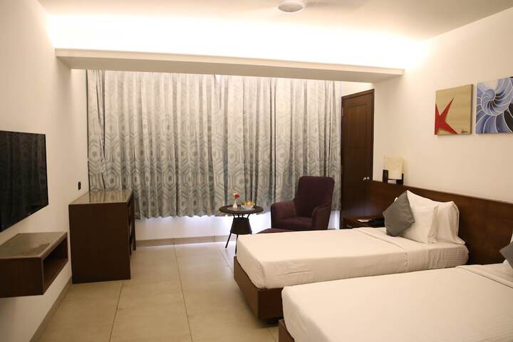 Room 10 of 40
