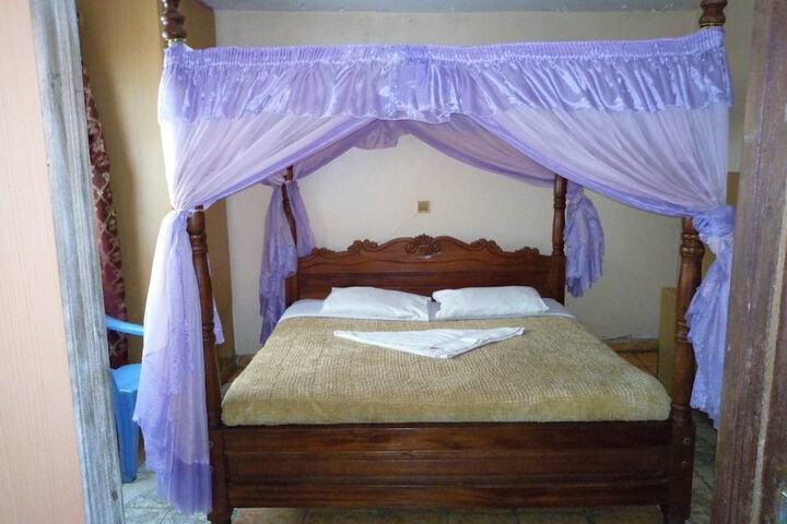 Room 4 of 14
