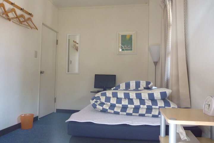 Room 11 of 66
