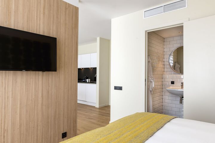 Room 17 of 60