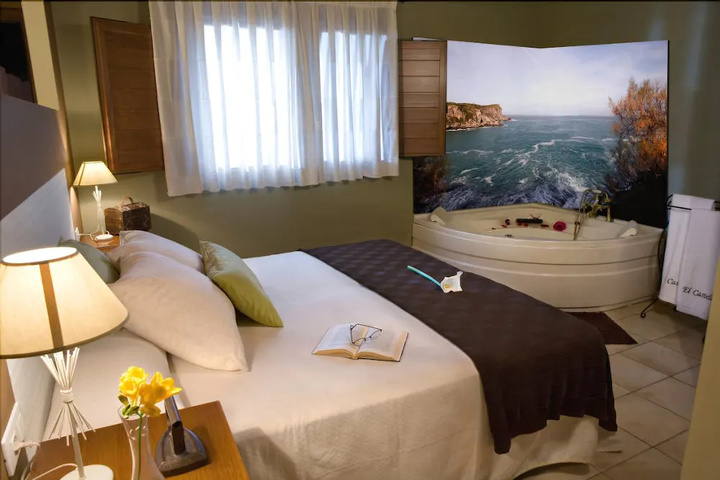 Room 2 of 12