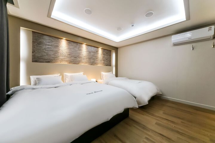 Room 29 of 67