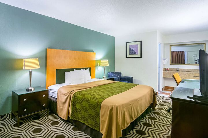 Standard | King Bed (6 of 18)