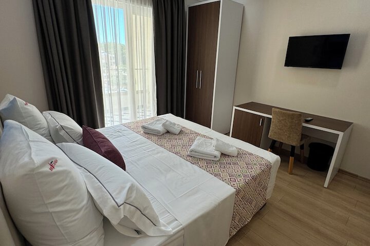 Room 98 of 191