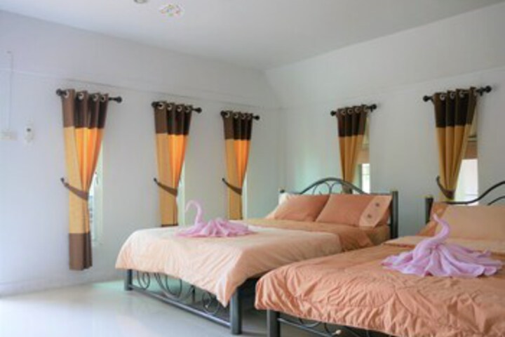 Room 33 of 42