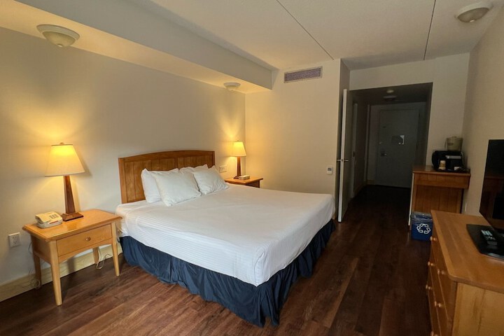 Room 25 of 95