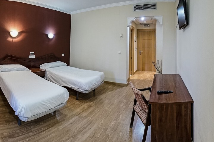 Room 5 of 25