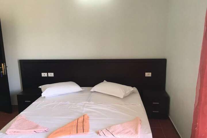 Room 15 of 43
