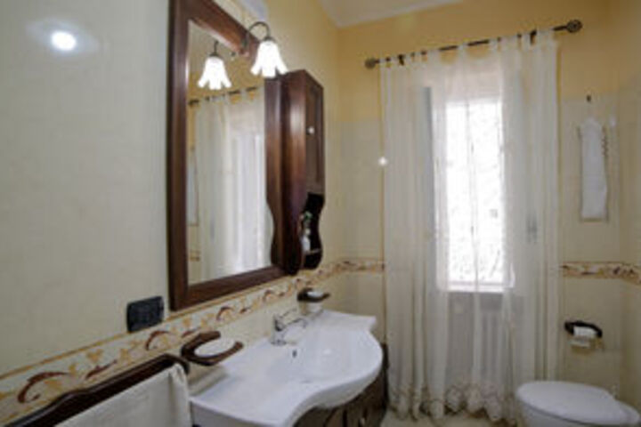 Room 3 of 18
