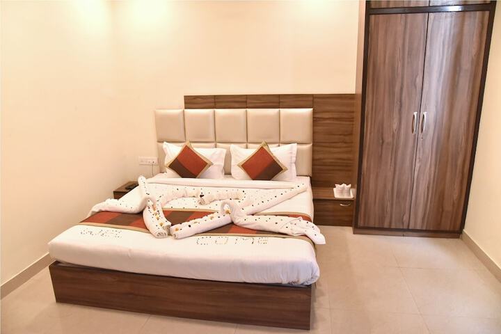 Room 10 of 22