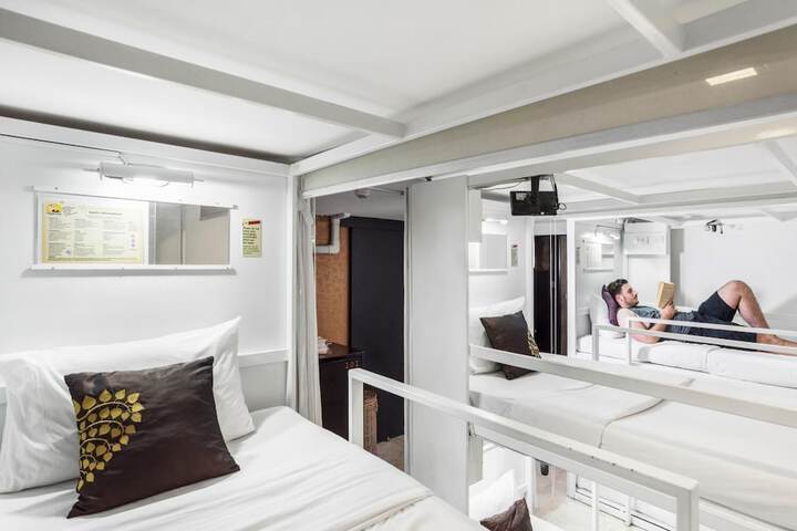 Room 12 of 51
