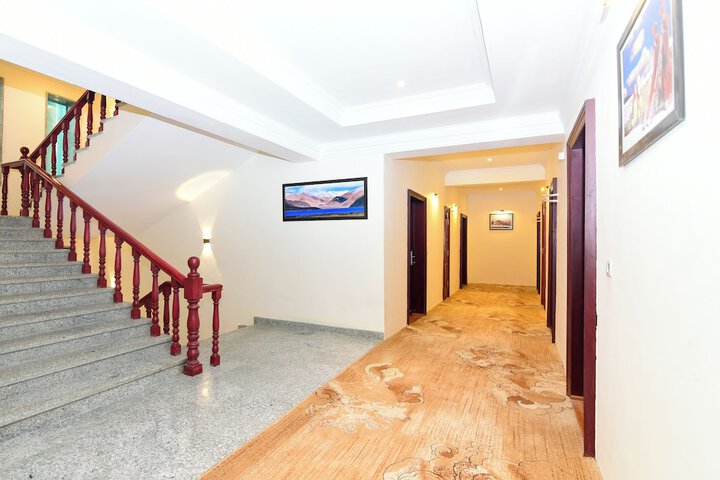 Room 9 of 15