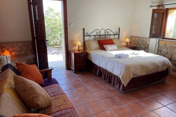 Room 10 of 25