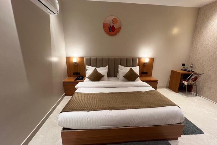 Room 7 of 20
