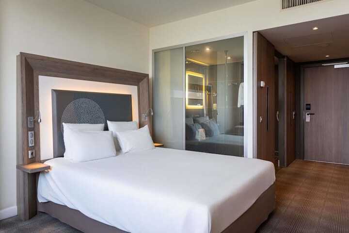Room 7 of 216