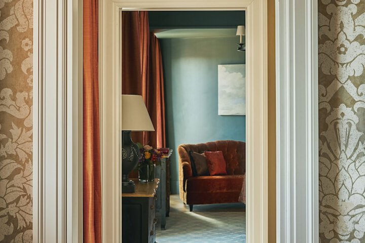 Room 73 of 153