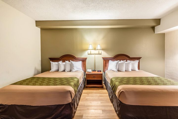 Room 17 of 29