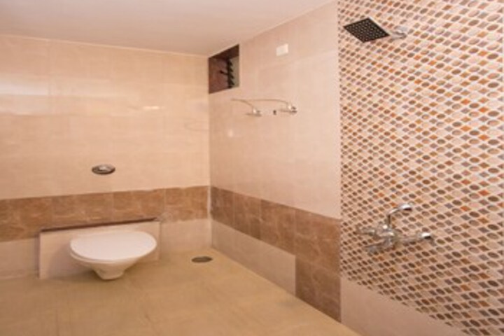 Room 2 of 16