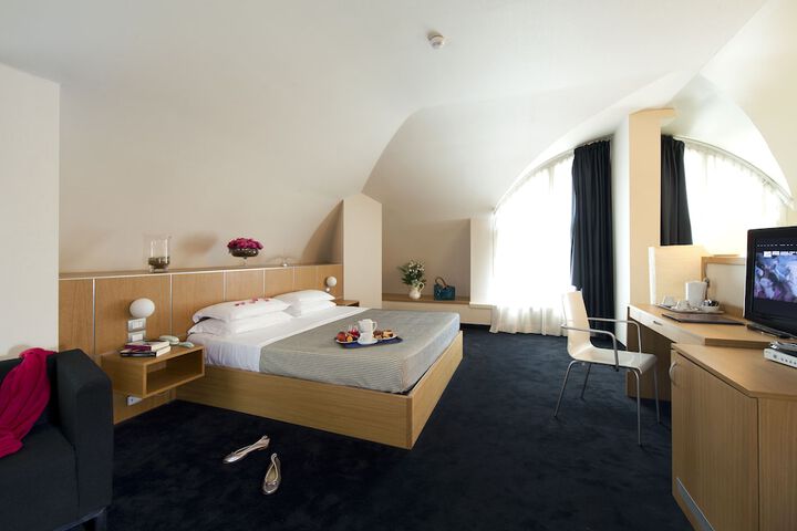 Room 13 of 56