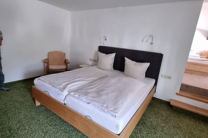 Room 26 of 91