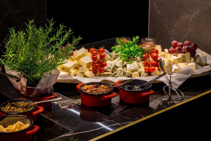 Dining 58 of 72