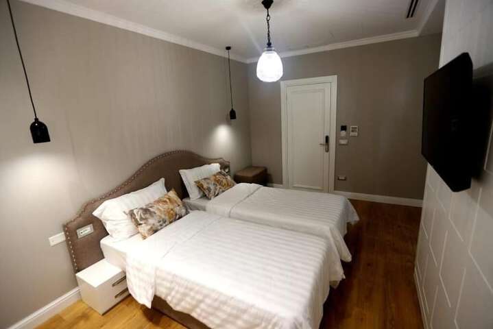 Room 18 of 49