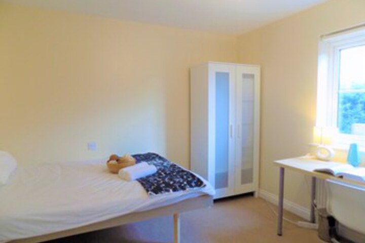 Room 30 of 49