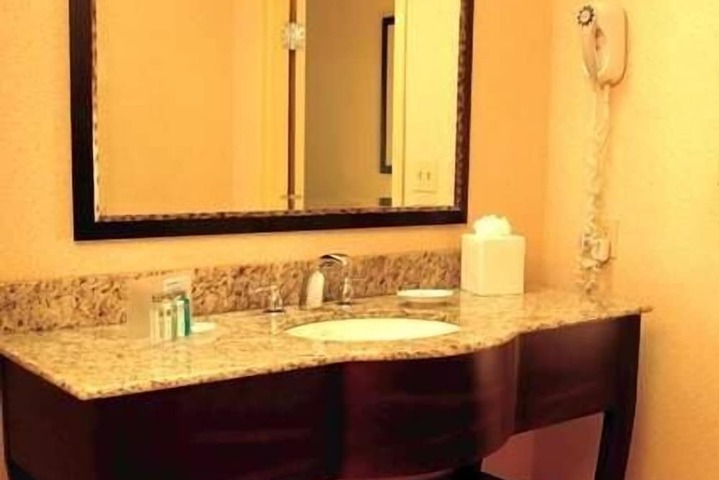 Bathroom sink