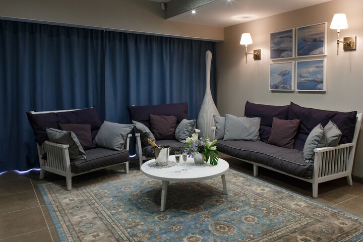 Room 27 of 100