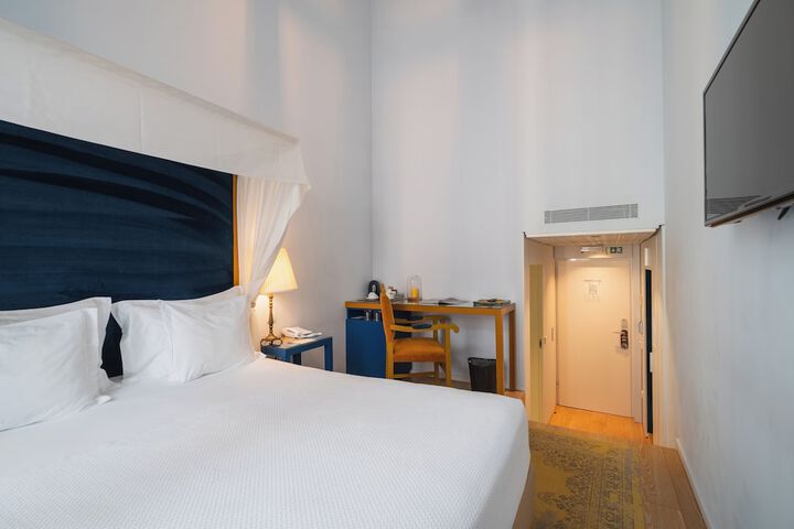 Room 13 of 51