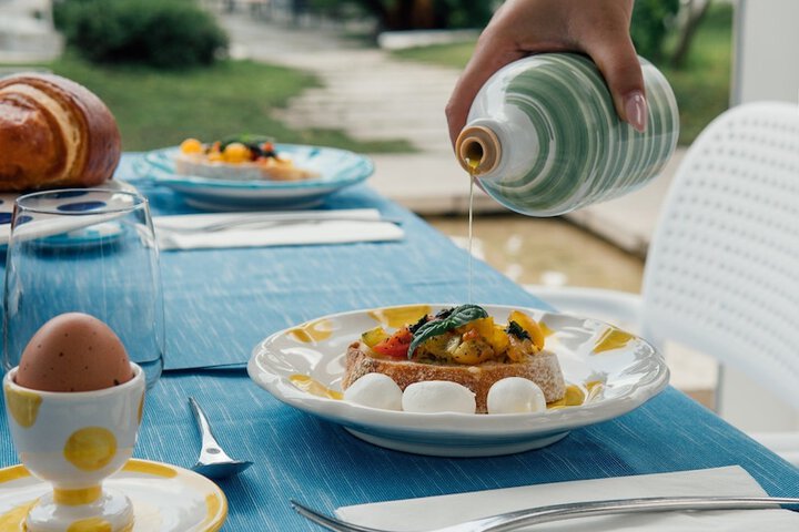 Dining 60 of 85