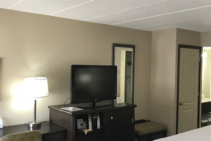 Room 8 of 62
