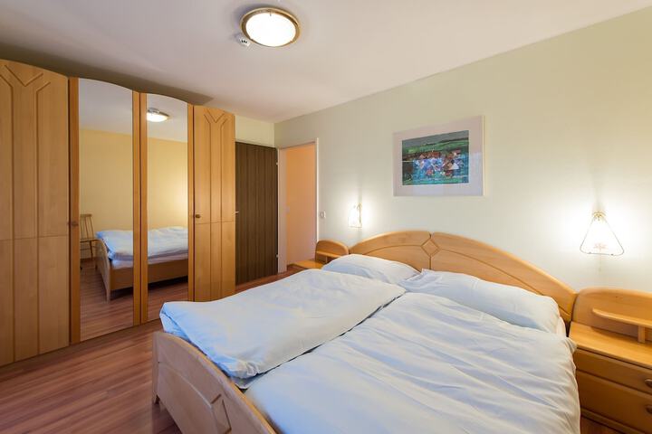 Room 13 of 99