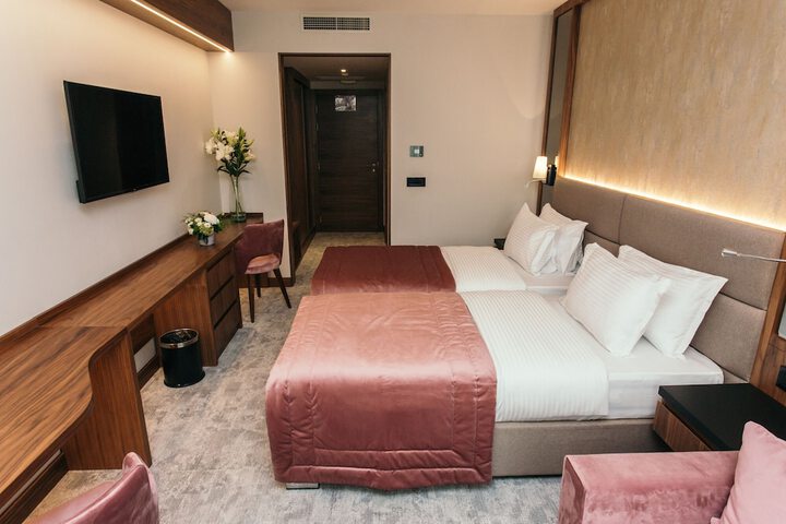 Room 25 of 65