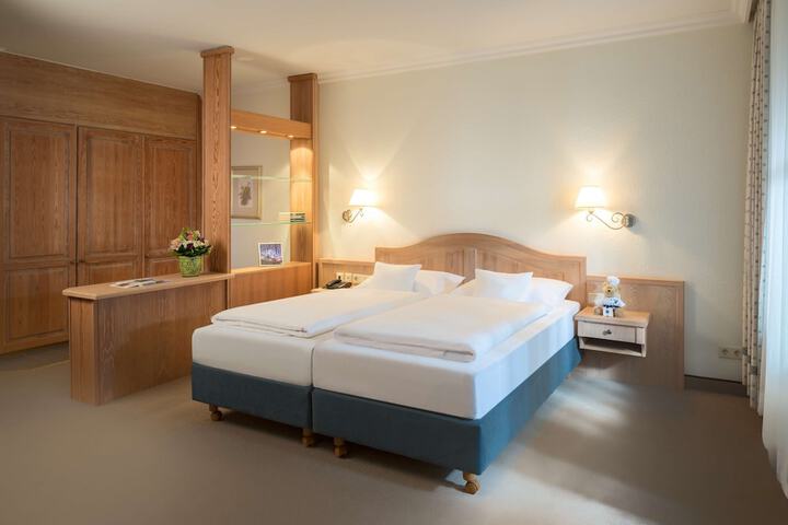 Room 4 of 52
